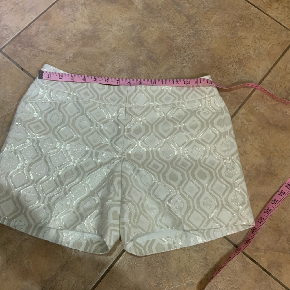White House Black Market Cream Patterned Shorts - Picture 5 of 5